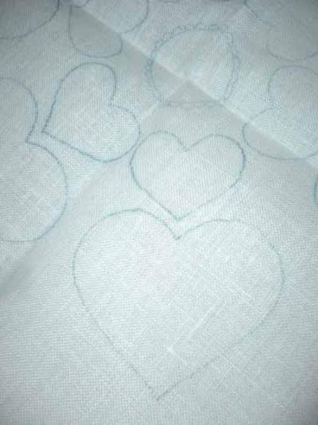 Kissenplatte mit Herzenmotiv