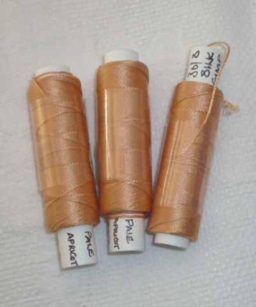 Pale Apricot Pipers-Silk Gimp 30/3