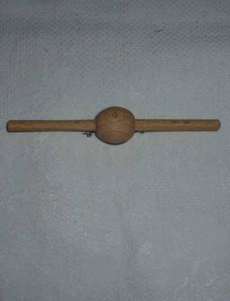 Holzbrosche für Spitzenhalbkreis