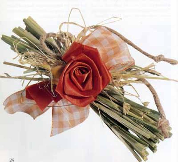 Rosen aus Bändern by Maria Eigl