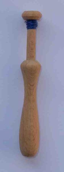 Kleiner Klöppel ca 9 cm lang helles Holz