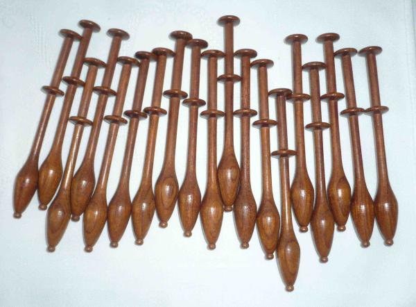 Set 19 flandrische Klöppel ca 10,2 cm lang dunkle Hölzer