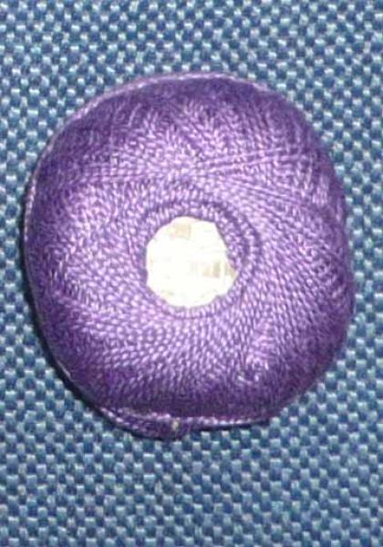 Perlgarn 8 aus Ungarn lila 10 Gramm