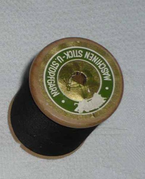 MEZ Maschinen Stick- u. Stopfgarn 50 Col. 371 Holzrolle