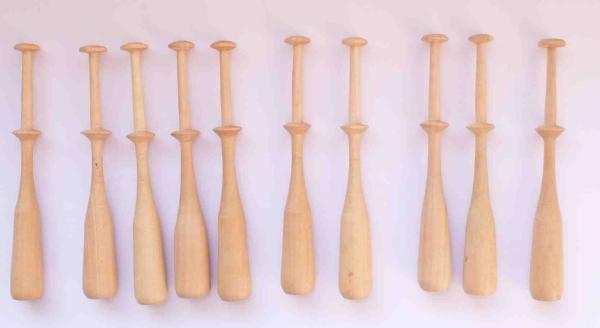 Set 10 Klöppel helles Holz ca 9,8 cm lang