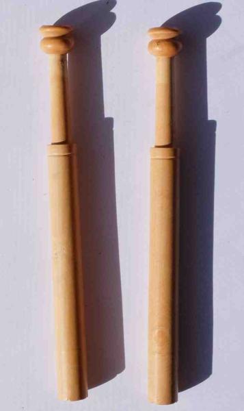 Paar spanische Palmholzklöppel ca 14 cm lang