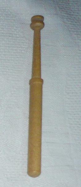 Spanischer Klöppel 12 cm Helles Holz