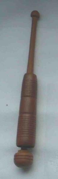 Hülsenklöppel  ca 12,9 cm lang braunes Holz