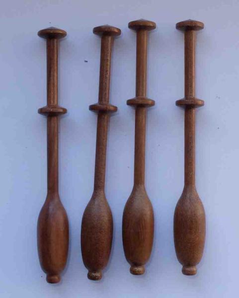 Brügger Klöppel ca 10,5 cm vermutl. Palisander