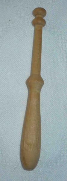 Le Puy Klöppel ca 9,8 cm lang helles Holz