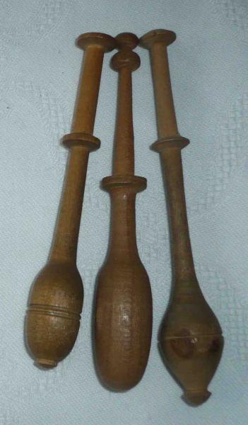 Set 3 ältere Klöppel ca 9,4-10,2 cm lang(Belgien/Frankreich)