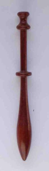 Klöppel mit doppelten Kopf ca 10,5 cm lang rötliches Holz