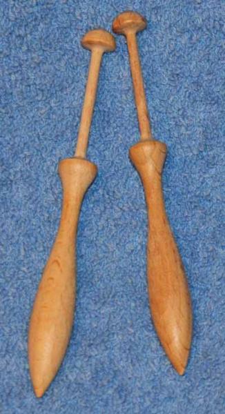 Pair of Danish bobbins 10 cm
