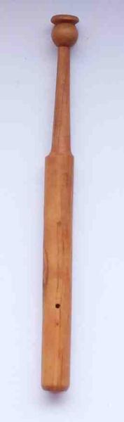 Älterer spanischer Klöppel ca 12 cm lang