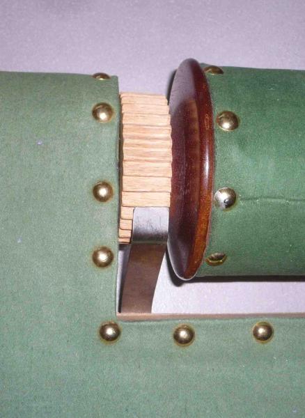Dänisches Klöppelbrett mit Rolle - grün