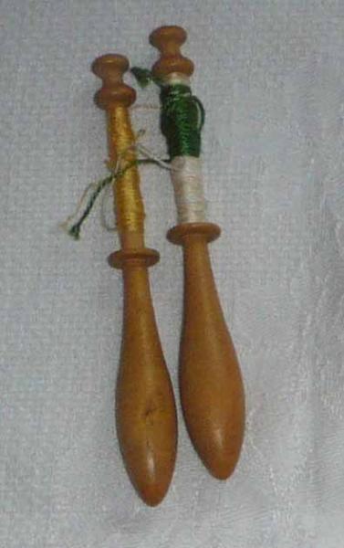 Pair of Le Puy bobbins 10 cm