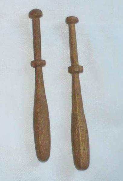 Pair of Bobbins 12,3 cm old