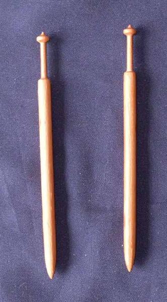 Paar Honitonklöppel ca 9,5 cm - hellrötliches Holz
