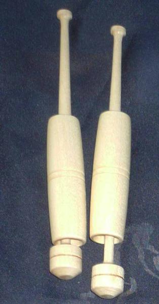 Paar Hülsenklöppel ca 13,3 cm lang. Helles Holz