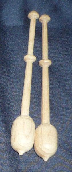 Paar Klöppel ca 12 cm lang helles Holz