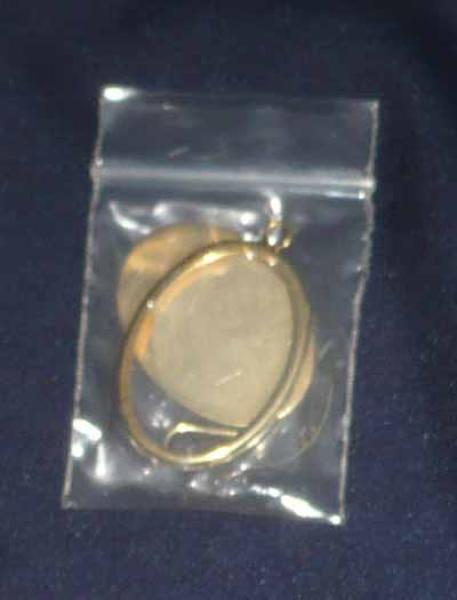 Brosche vergoldet oval ca 27x 37 mm