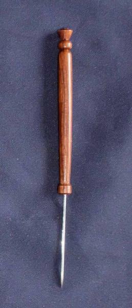 Prikker ca 11,2 cm lang dunkles gedrechseltes Holz