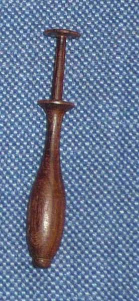 Klöppel ca 9,1 cm lang dunkles Holz