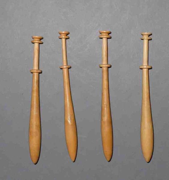 Old bobbins vom Lausann/Swiss 1914