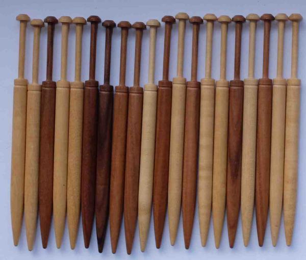 Set 20 Honitonklöppel ca 9,8 cm lang helle u.dunkle Hölzer