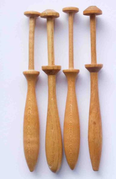 Dänische Klöppel ca 9,5-10,5 cm lang helles Holz