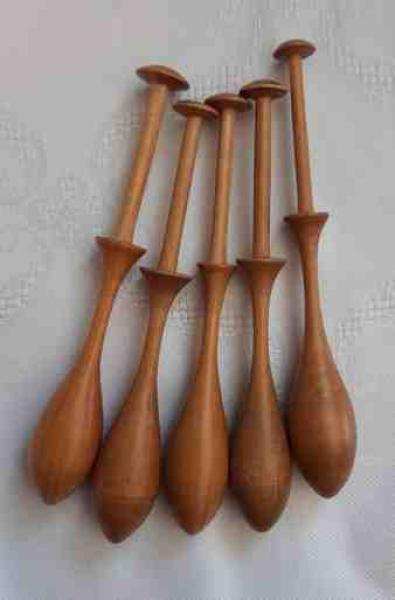 Set 5 dänische Klöppel ca 9,6 cm lang helles Holz