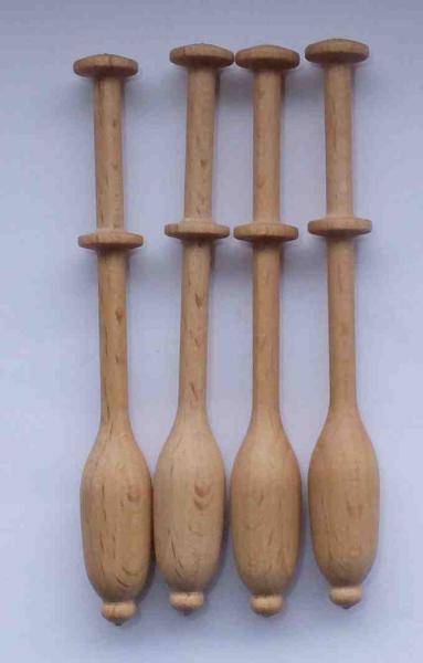 Brügger Klöppel ca 10,2 cm lang helles Holz