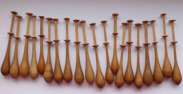 Set 20 ältere schwedische Klöppel ca 10,5 cm lang