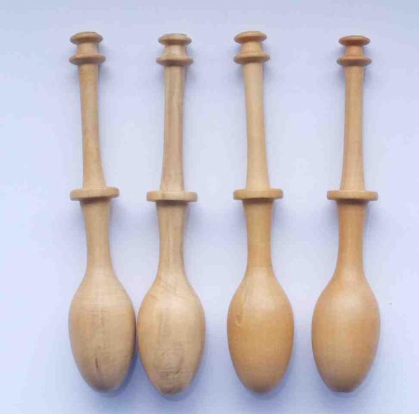 Set 4 Le Puy Klöppel ca 10 cm lang Palmholz