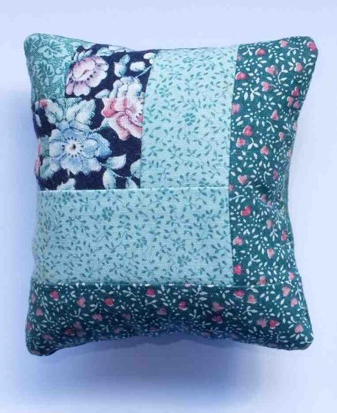 Pincushion Patchwork 8 x 9 cm
