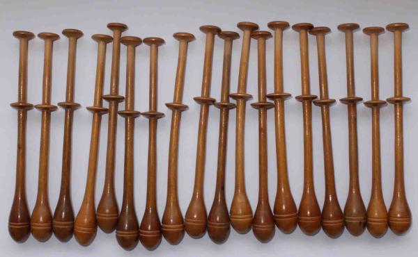 Set 18 Klöppel schlank mit großer Aufnahme ca 11,6 cm lang