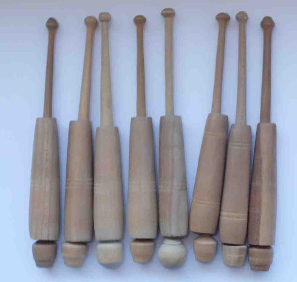 Set 8 ältere zierliche Hülsenklöppel ca 10,8 cm lang