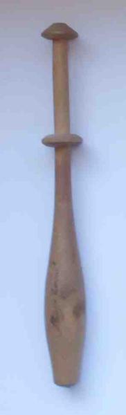 älterer Klöppel aus Ligurien- Italien ca 12,4 cm lang