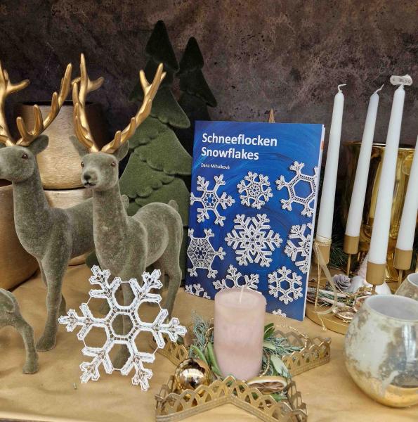 Snowflakes by Dana Milhuková